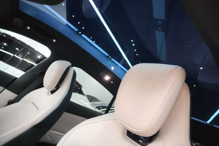 Used Xiaomi Auto YU7 2025 Ultra-Long Range High-Performance All-Wheel-Drive Max Edition Headliner