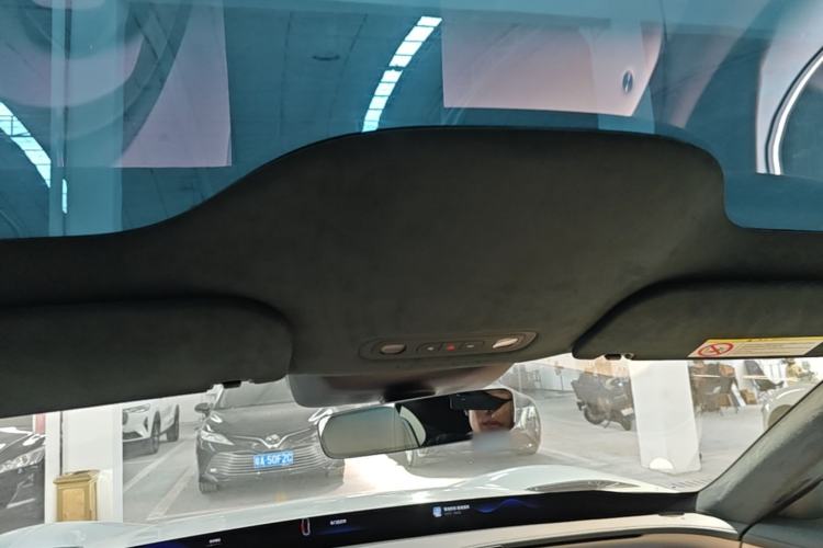 Used Xiaomi Auto YU7 2025 Ultra-Long Range High-Performance All-Wheel-Drive Max Edition Headliner
