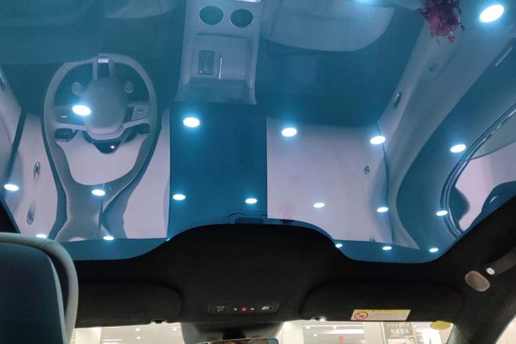 Used Xiaomi Auto YU7 2025 Ultra-Long Range High-Performance All-Wheel-Drive Max Edition Headliner