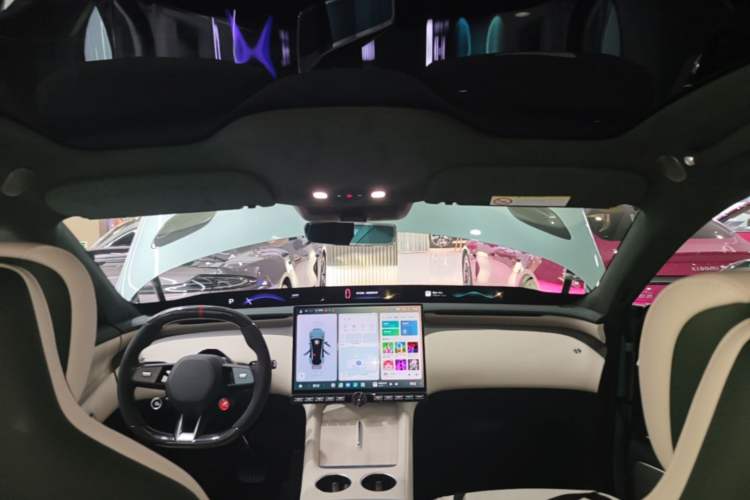 Used Xiaomi Auto YU7 2025 Ultra-Long Range High-Performance All-Wheel-Drive Max Edition Headliner
