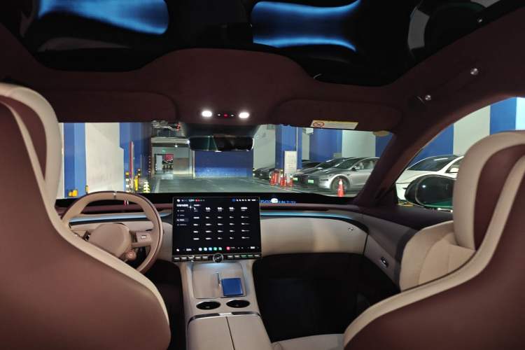 Used Xiaomi Auto YU7 2025 Ultra-Long Range High-Performance All-Wheel-Drive Max Edition Headliner