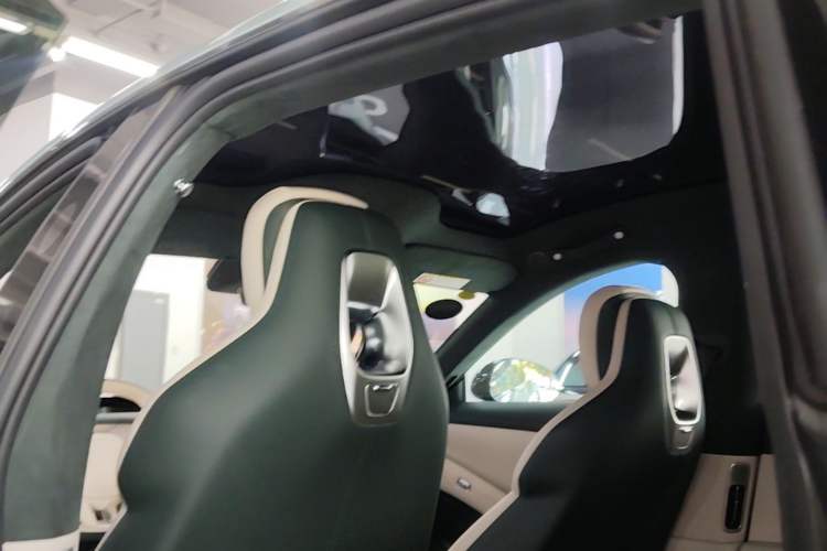 Used Xiaomi Auto YU7 2025 Ultra-Long Range High-Performance All-Wheel-Drive Max Edition Headliner