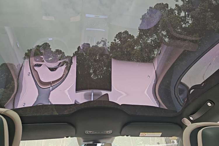 Used Xiaomi Auto YU7 2025 Ultra-Long Range Rear-Wheel Drive Version Headliner