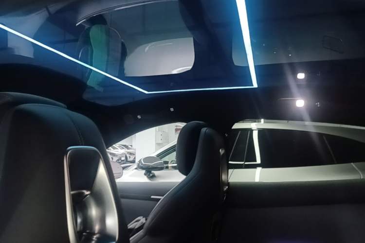 Used Xiaomi Auto YU7 2025 Ultra-Long Range High-Performance All-Wheel-Drive Max Edition Headliner