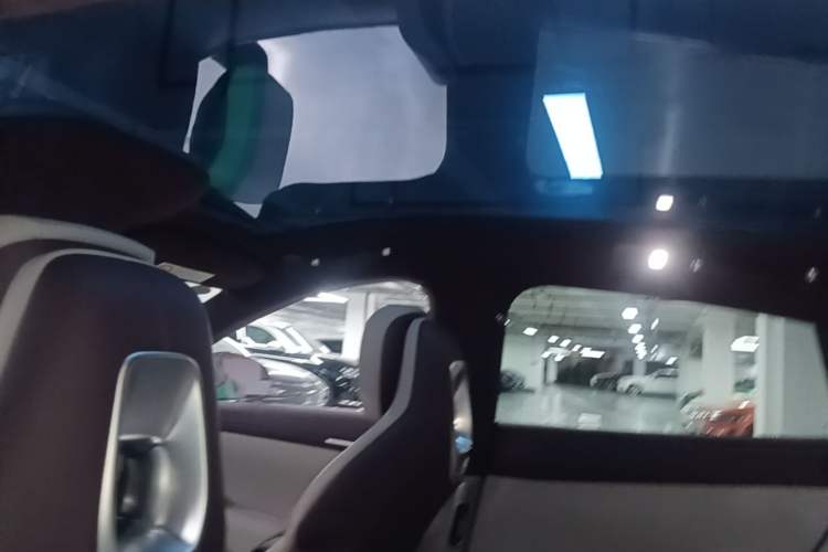 Used Xiaomi Auto YU7 2025 Ultra-Long Range High-Performance All-Wheel-Drive Max Edition Headliner