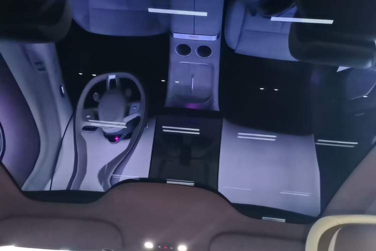 Used Xiaomi Auto YU7 2025 Ultra-Long Range High-Performance All-Wheel-Drive Max Edition Headliner