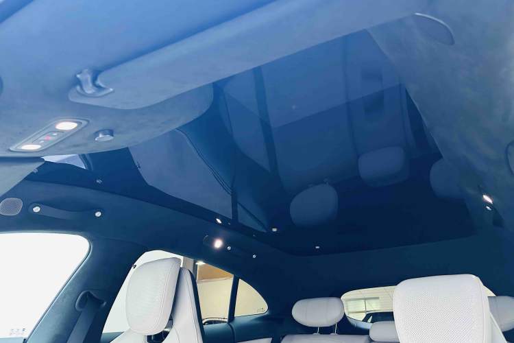 Used Xiaomi Auto YU7 2025 Ultra-Long Range High-Performance All-Wheel-Drive Max Edition Headliner