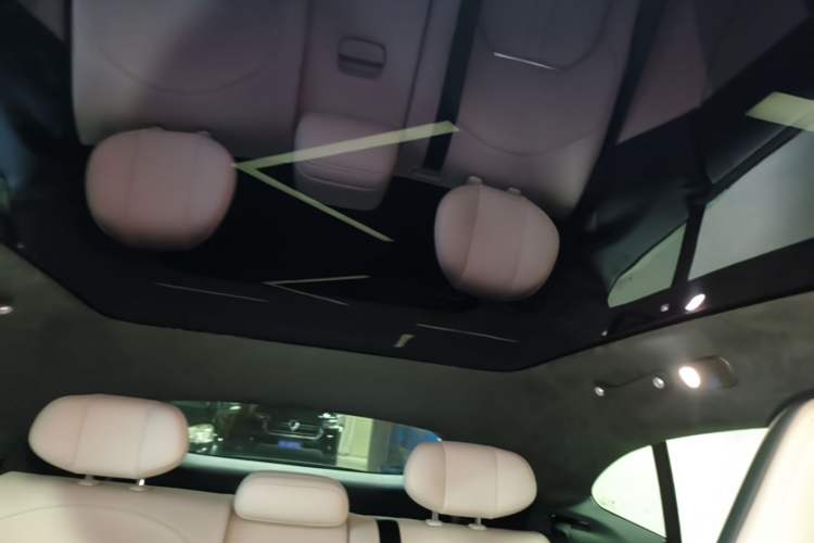Used Xiaomi Auto YU7 2025 Ultra-Long Range High-Performance All-Wheel-Drive Max Edition Headliner