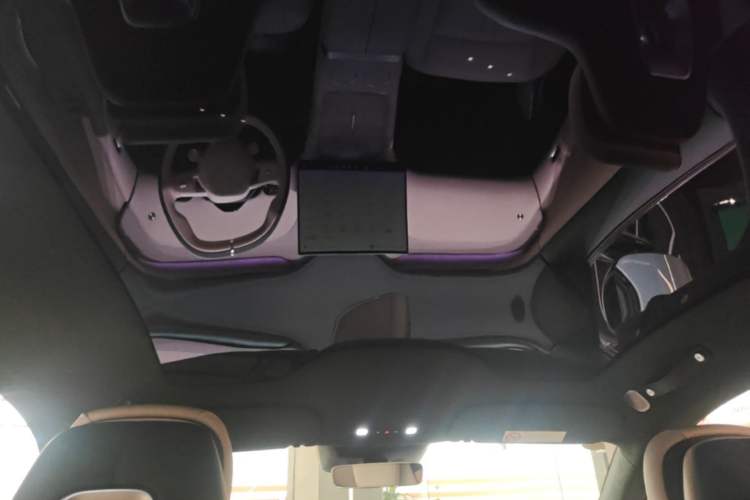 Used Xiaomi Auto YU7 2025 Ultra-Long Range High-Performance All-Wheel-Drive Max Edition Headliner