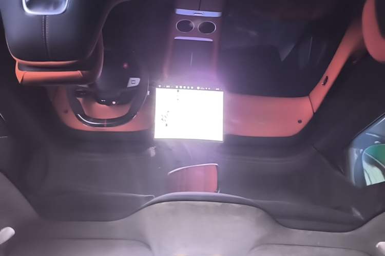 Used Xiaomi Auto YU7 2025 Ultra-Long Range High-Performance All-Wheel-Drive Max Edition Headliner