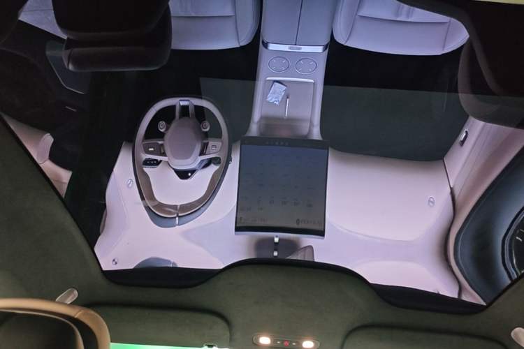 Used Xiaomi Auto YU7 2025 Ultra-Long Range High-Performance All-Wheel-Drive Max Edition Headliner