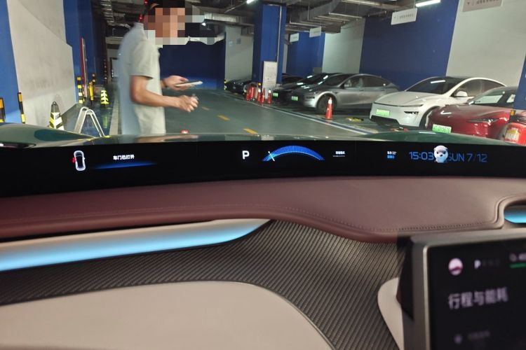 Used Xiaomi Auto YU7 2025 Ultra-Long Range High-Performance All-Wheel-Drive Max Edition Instrument Cluster