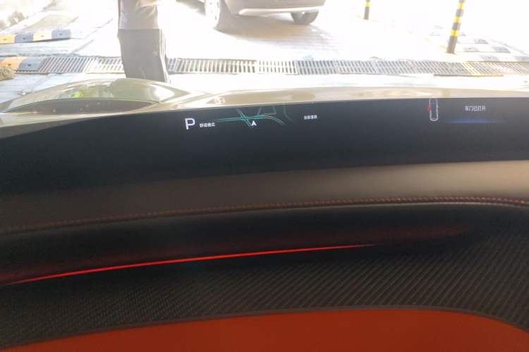 Used Xiaomi Auto YU7 2025 Ultra-Long Range High-Performance All-Wheel-Drive Max Edition Instrument Cluster