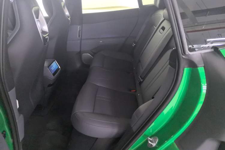 Used Xiaomi Auto YU7 2025 Ultra-Long Range Rear-Wheel Drive Version Interior 1