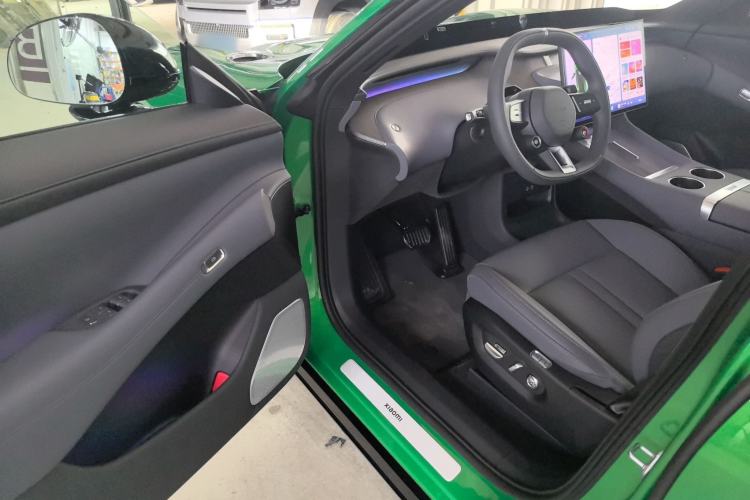Used Xiaomi Auto YU7 2025 Ultra-Long Range Rear-Wheel Drive Version Interior 3