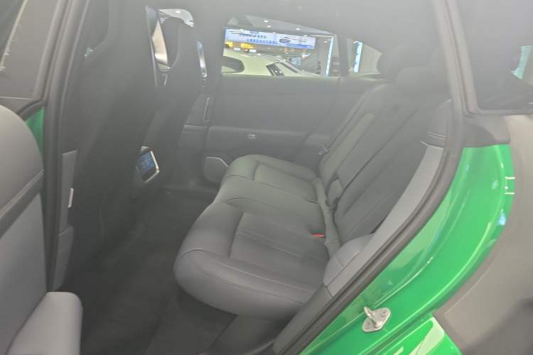 Used Xiaomi Auto YU7 2025 Ultra-Long Range All-Wheel Drive Pro Version Interior 4