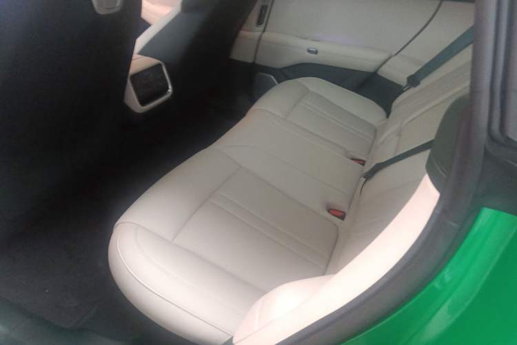 Used Xiaomi Auto YU7 2025 Ultra-Long Range Rear-Wheel Drive Version Interior 4