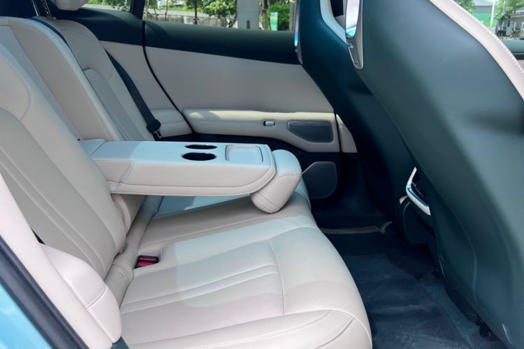 Used Xiaomi Auto YU7 2025 Ultra-Long Range High-Performance All-Wheel-Drive Max Edition Interior 7