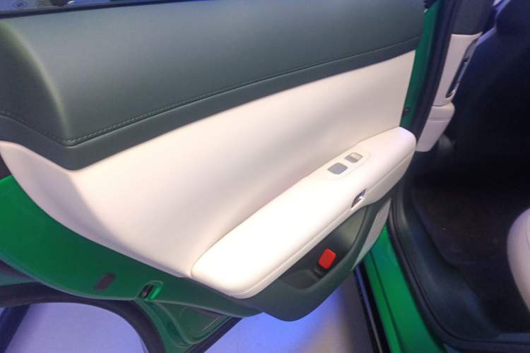 Used Xiaomi Auto YU7 2025 Ultra-Long Range Rear-Wheel Drive Version Interior 8