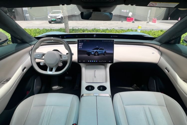 Used Xiaomi Auto YU7 2025 Ultra-Long Range High-Performance All-Wheel-Drive Max Edition Interior 9