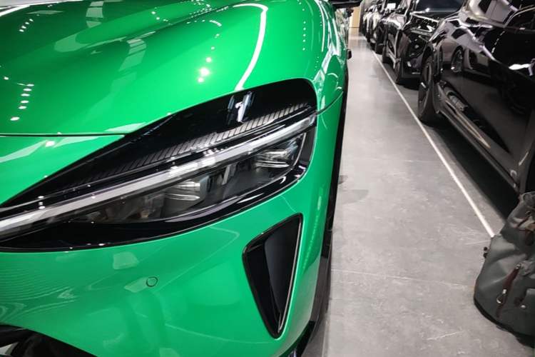 Used Xiaomi Auto YU7 2025 Ultra-Long Range High-Performance All-Wheel-Drive Max Edition Left Front Headlight