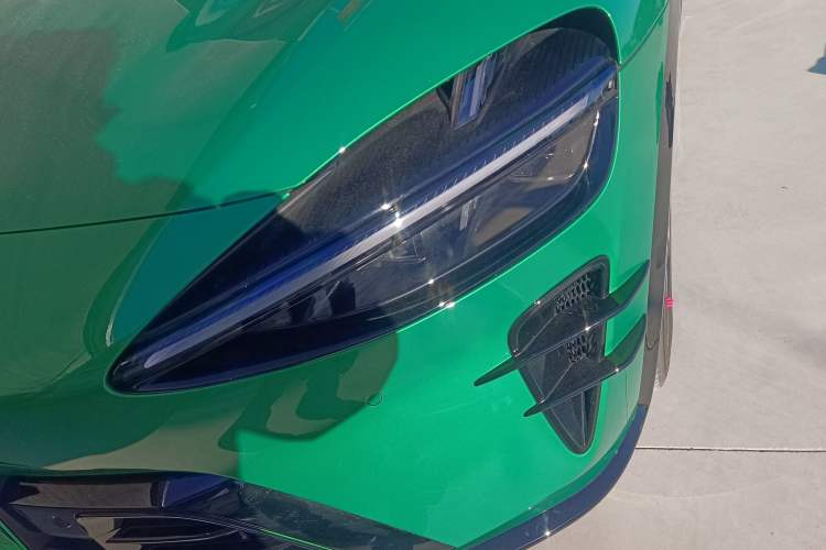 Used Xiaomi Auto YU7 2025 Ultra-Long Range High-Performance All-Wheel-Drive Max Edition Left Front Headlight