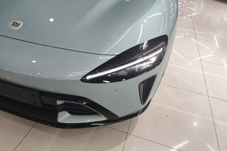 Used Xiaomi Auto YU7 2025 Ultra-Long Range High-Performance All-Wheel-Drive Max Edition Left Front Headlight