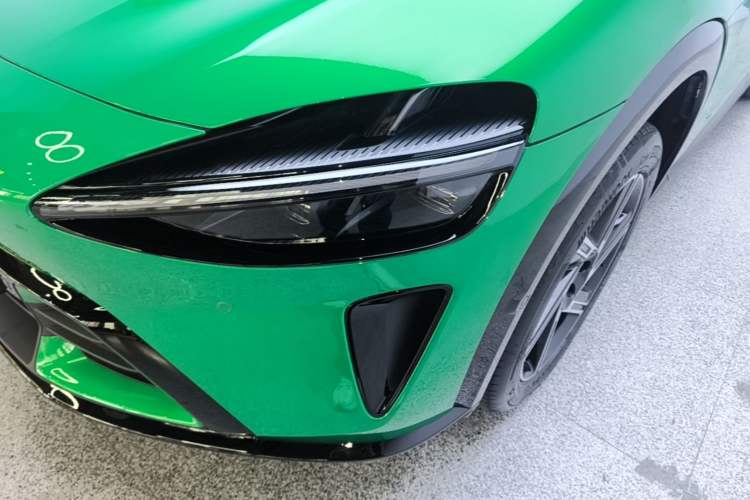 Used Xiaomi Auto YU7 2025 Ultra-Long Range All-Wheel Drive Pro Version Left Front Headlight
