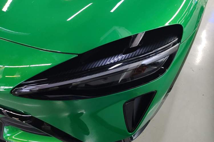 Used Xiaomi Auto YU7 2025 Ultra-Long Range High-Performance All-Wheel-Drive Max Edition Left Front Headlight