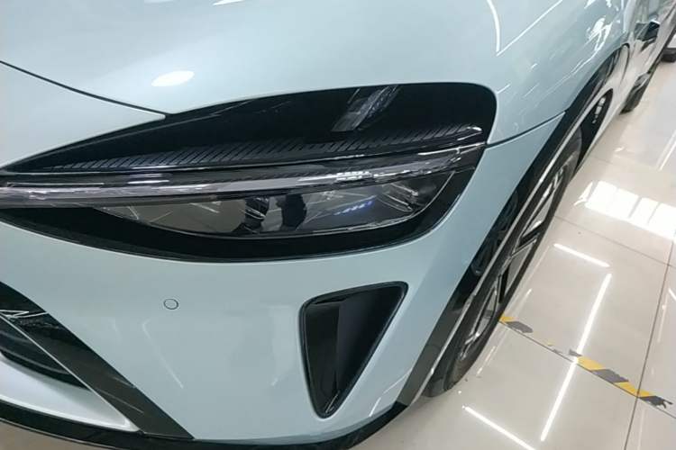 Used Xiaomi Auto YU7 2025 Ultra-Long Range Rear-Wheel Drive Version Left Front Headlight