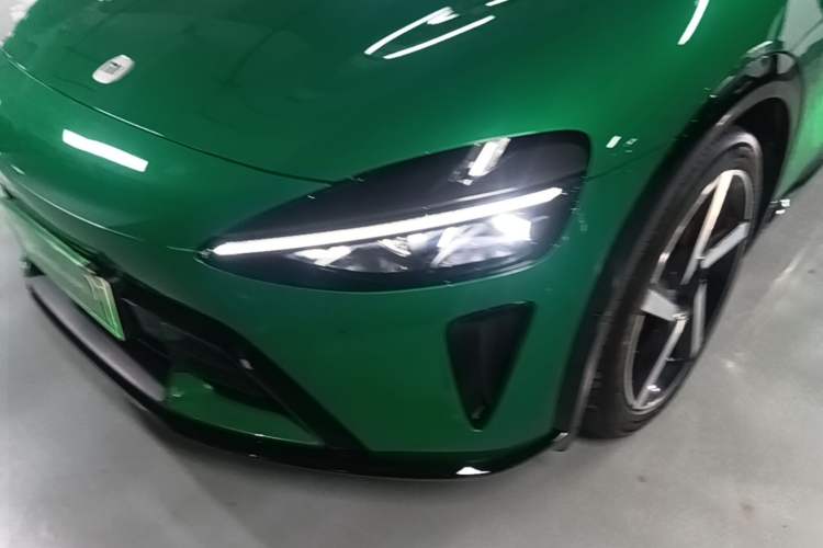Used Xiaomi Auto YU7 2025 Ultra-Long Range High-Performance All-Wheel-Drive Max Edition Left Front Headlight