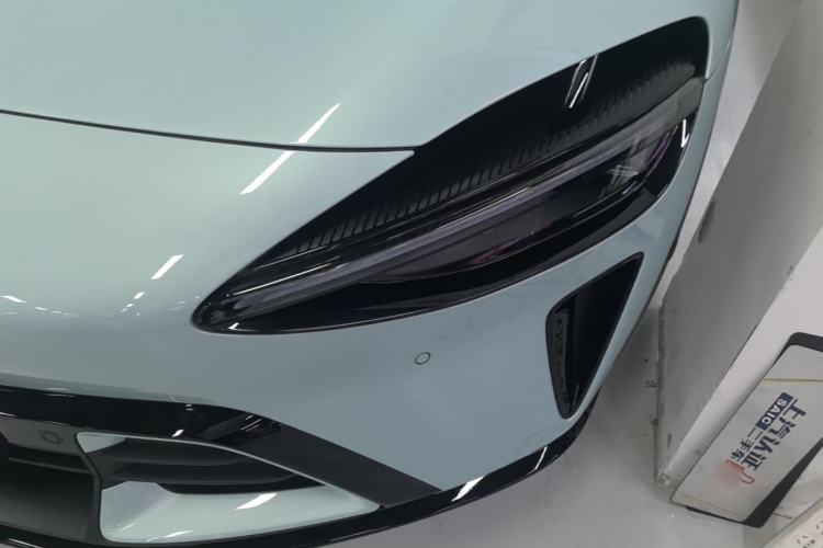 Used Xiaomi Auto YU7 2025 Ultra-Long Range Rear-Wheel Drive Version Left Front Headlight