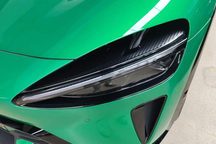 Used Xiaomi Auto YU7 2025 Ultra-Long Range High-Performance All-Wheel-Drive Max Edition Left Front Headlight