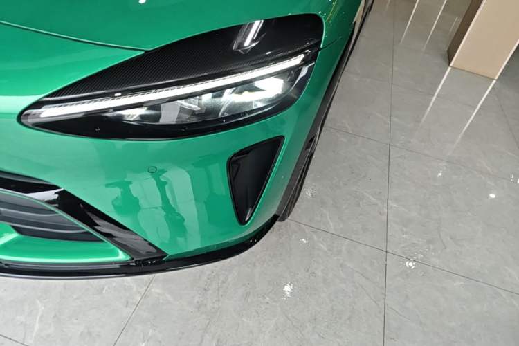 Used Xiaomi Auto YU7 2025 Ultra-Long Range High-Performance All-Wheel-Drive Max Edition Left Front Headlight