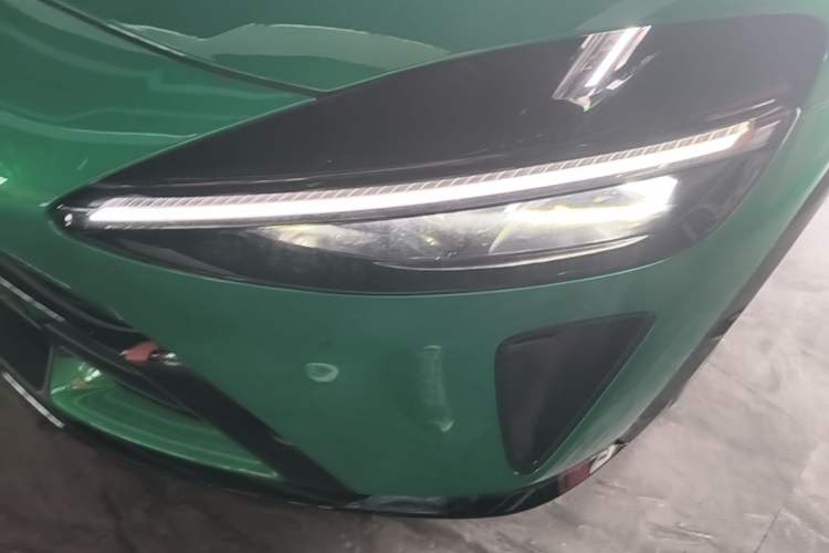 Used Xiaomi Auto YU7 2025 Ultra-Long Range High-Performance All-Wheel-Drive Max Edition Left Front Headlight