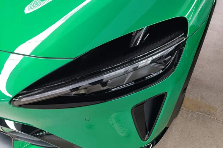 Used Xiaomi Auto YU7 2025 Ultra-Long Range All-Wheel Drive Pro Version Left Front Headlight