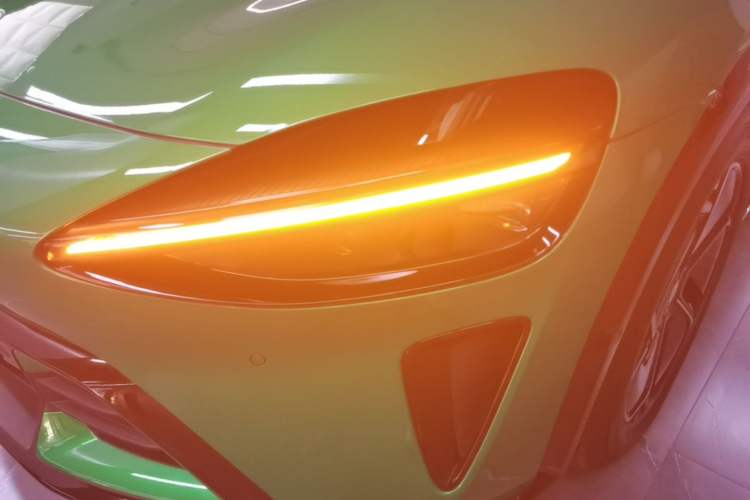 Used Xiaomi Auto YU7 2025 Ultra-Long Range High-Performance All-Wheel-Drive Max Edition Left Front Headlight
