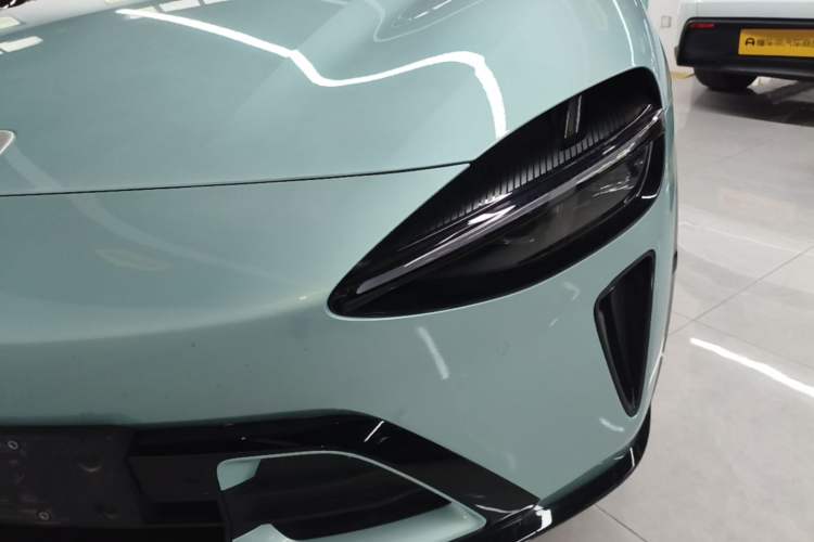 Used Xiaomi Auto YU7 2025 Ultra-Long Range High-Performance All-Wheel-Drive Max Edition Left Front Headlight