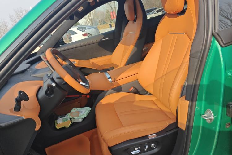 Used Xiaomi Auto YU7 2025 Ultra-Long Range High-Performance All-Wheel-Drive Max Edition Left Front Seat