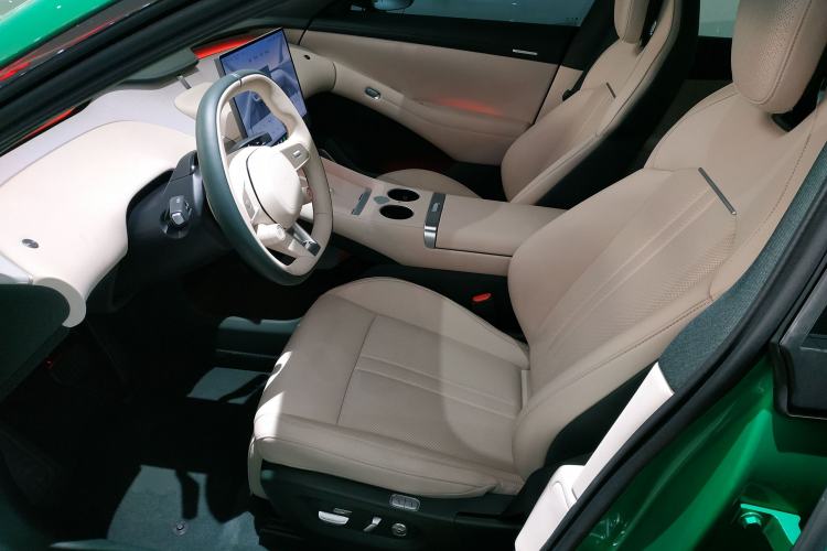 Used Xiaomi Auto YU7 2025 Ultra-Long Range Rear-Wheel Drive Version Left Front Seat