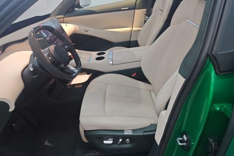 Used Xiaomi Auto YU7 2025 Ultra-Long Range High-Performance All-Wheel-Drive Max Edition Left Front Seat