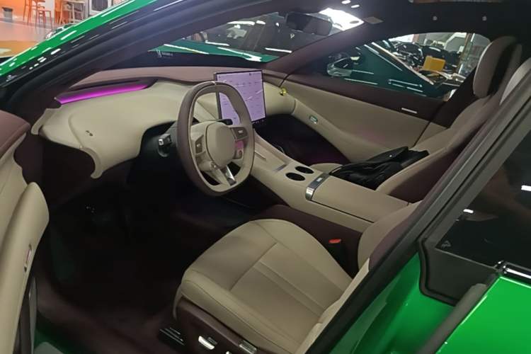 Used Xiaomi Auto YU7 2025 Ultra-Long Range Rear-Wheel Drive Version Left Front Seat