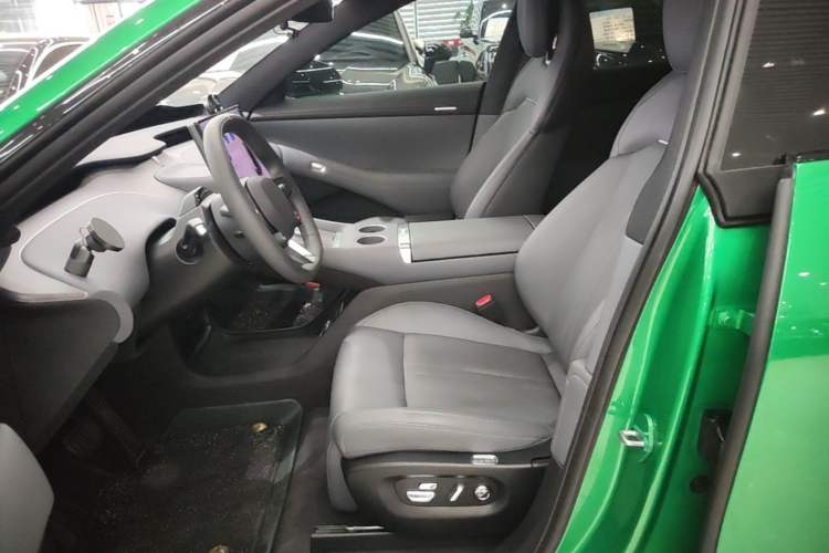 Used Xiaomi Auto YU7 2025 Ultra-Long Range Rear-Wheel Drive Version Left Front Seat