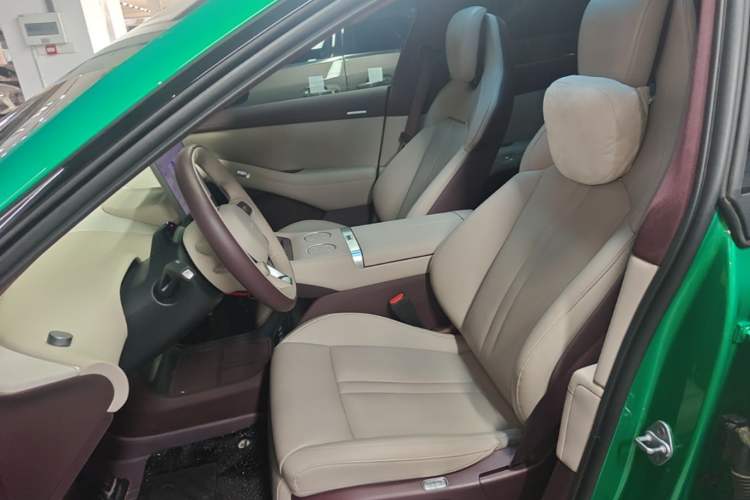 Used Xiaomi Auto YU7 2025 Ultra-Long Range High-Performance All-Wheel-Drive Max Edition Left Front Seat