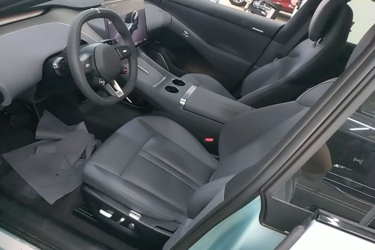 Used Xiaomi Auto YU7 2025 Ultra-Long Range Rear-Wheel Drive Version Left Front Seat