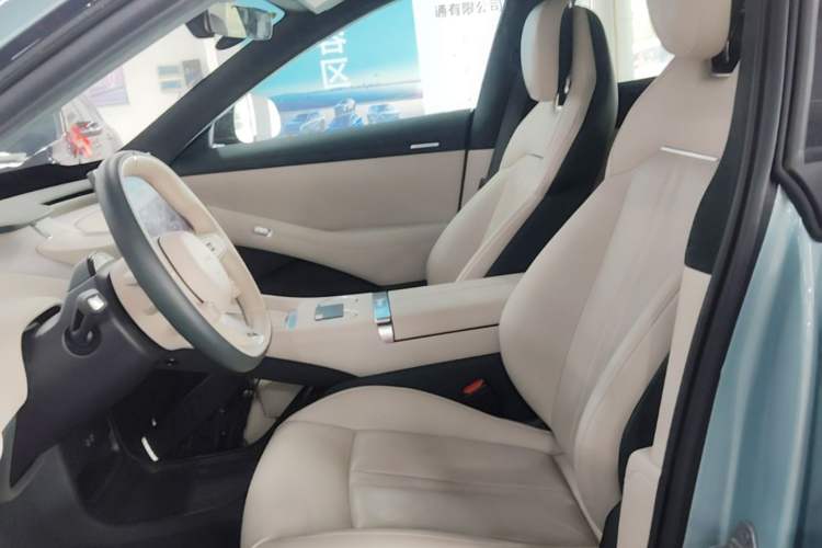 Used Xiaomi Auto YU7 2025 Ultra-Long Range High-Performance All-Wheel-Drive Max Edition Left Front Seat