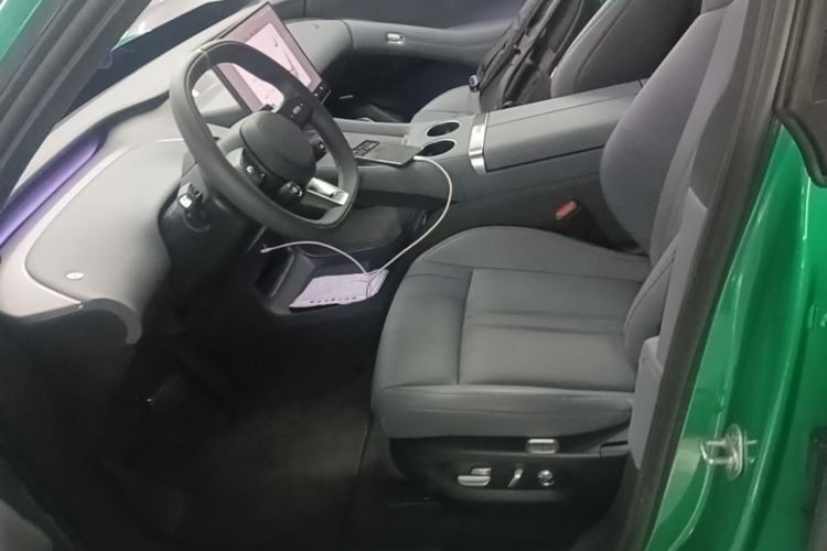 Used Xiaomi Auto YU7 2025 Ultra-Long Range High-Performance All-Wheel-Drive Max Edition Left Front Seat