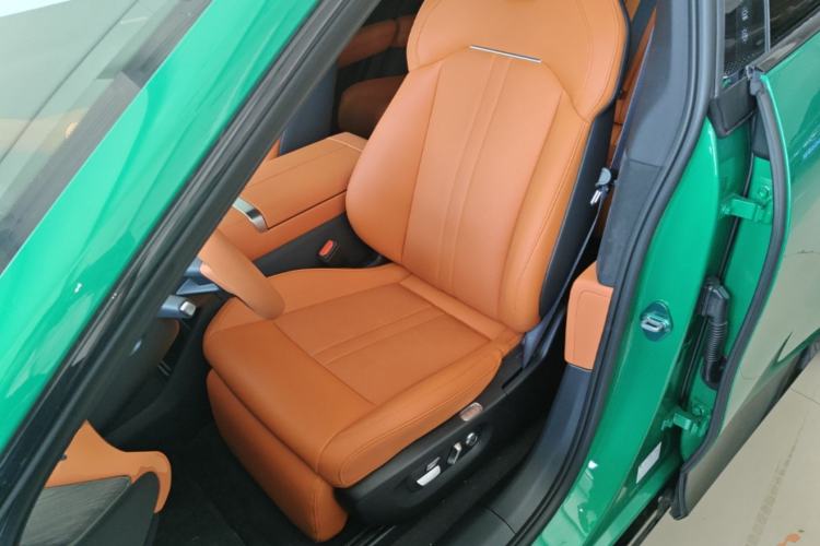 Used Xiaomi Auto YU7 2025 Ultra-Long Range Rear-Wheel Drive Version Left Front Seat