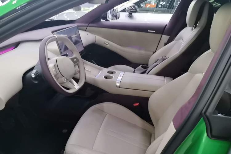 Used Xiaomi Auto YU7 2025 Ultra-Long Range High-Performance All-Wheel-Drive Max Edition Left Front Seat