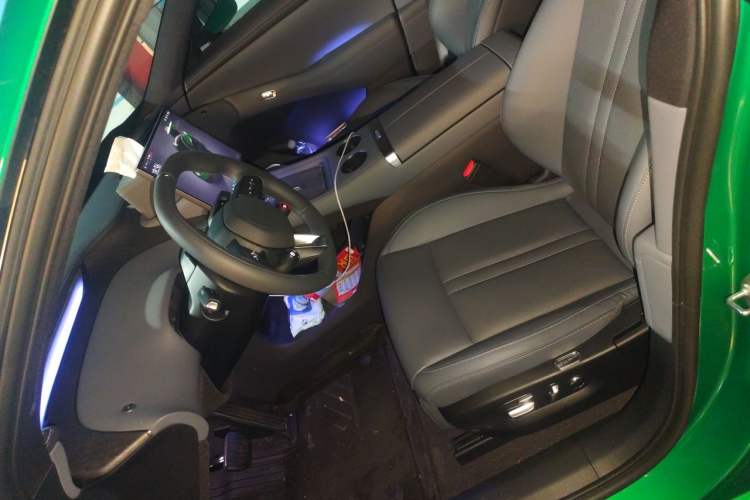 Used Xiaomi Auto YU7 2025 Ultra-Long Range Rear-Wheel Drive Version Left Front Seat